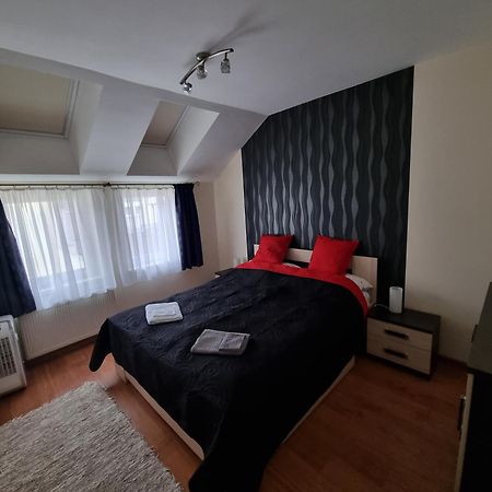 Merry&Car - Huge Balcony + Living Room + 2Br Budapest Exterior foto